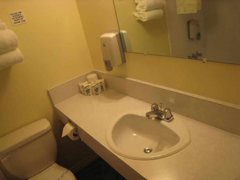 Downtowner Motor Inn Creston Oda fotoğraf