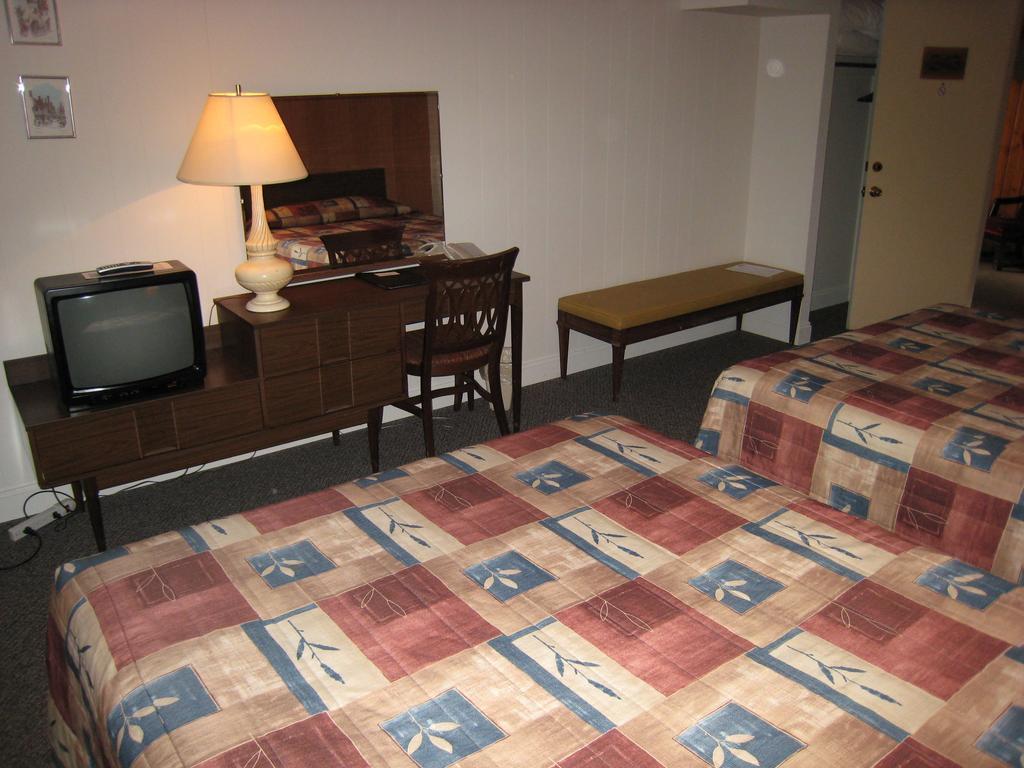 Downtowner Motor Inn Creston Oda fotoğraf