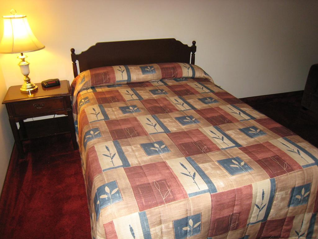 Downtowner Motor Inn Creston Oda fotoğraf