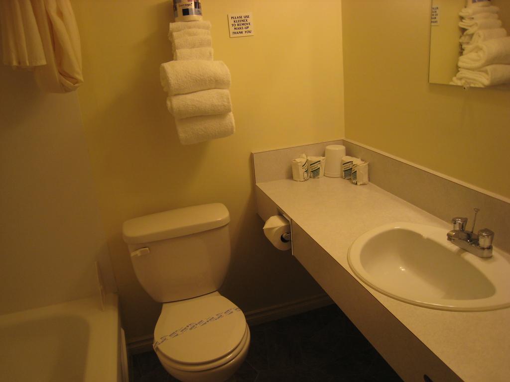 Downtowner Motor Inn Creston Oda fotoğraf