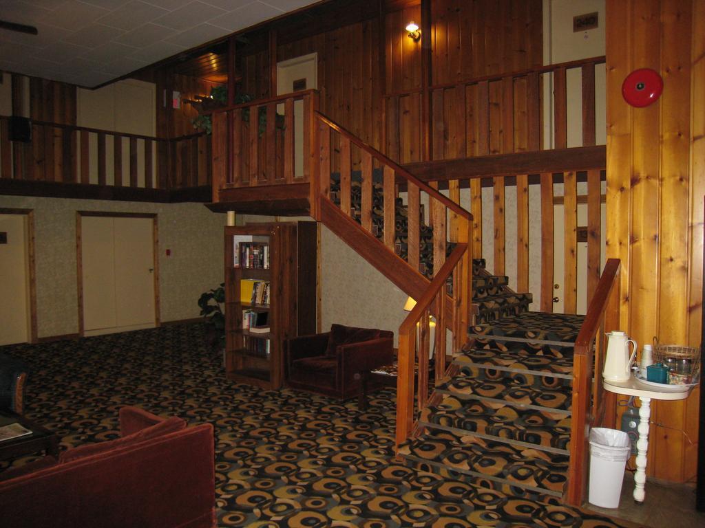 Downtowner Motor Inn Creston Dış mekan fotoğraf